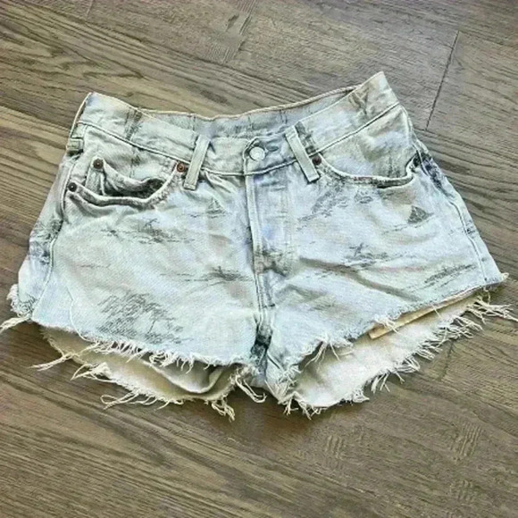 🔥Levi’s🔥 | Vintage jeans shorts with surfers and palm tree designs - Picture 1 of 16